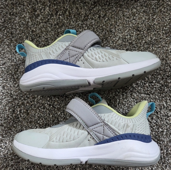 All In Motion Sneakers - Picture 4 of 5